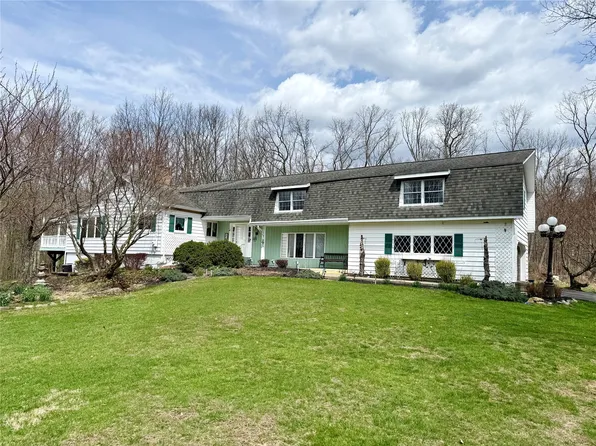 68 Andrews Rd, Vestal, NY 13850