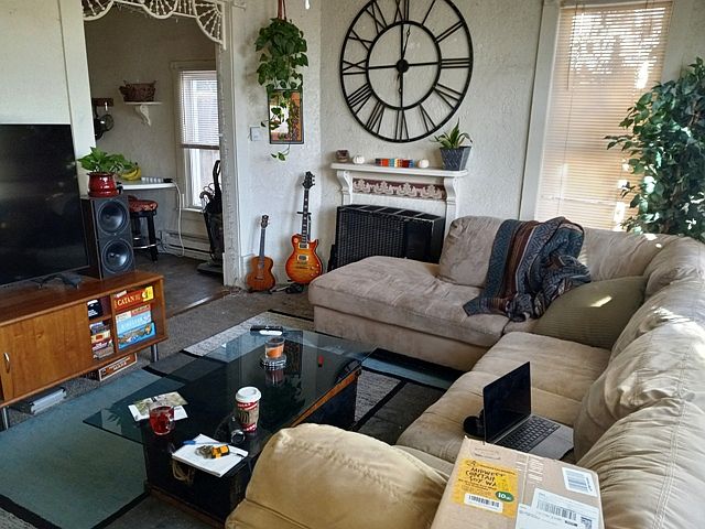 2537 Spruce Street #1 - living room