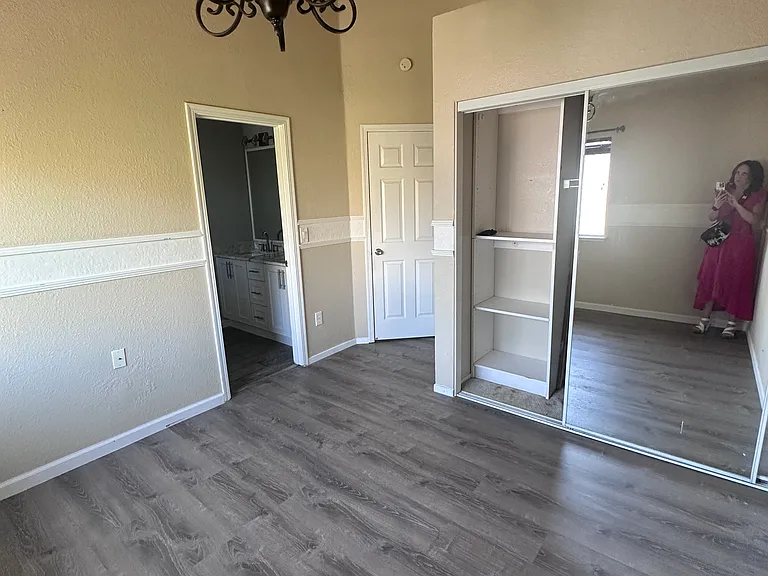 480 Gonzalez St — Photo 22