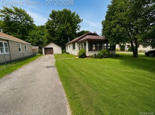 6621 Bunker Rd, Lakeport, MI 48059