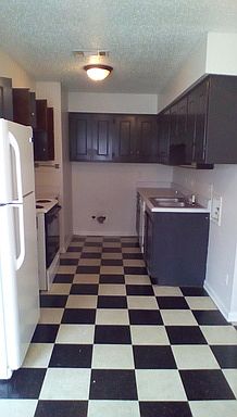 5th image of 131 Park Cir #B