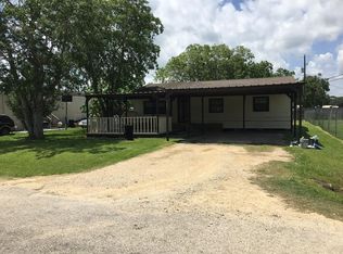 29 1st St E, Markham, TX 77456