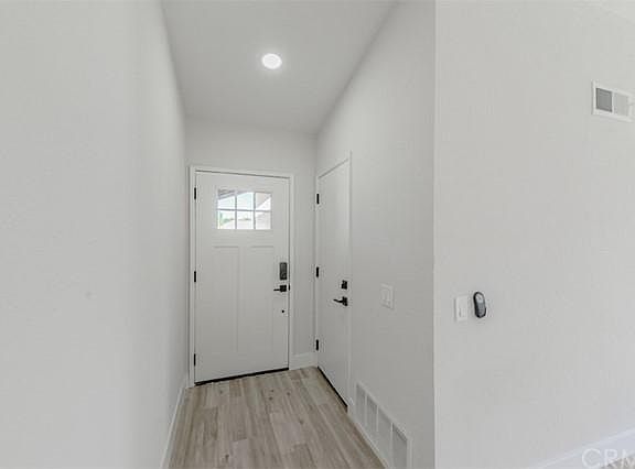 5th image of 29721 Oakbridge Dr