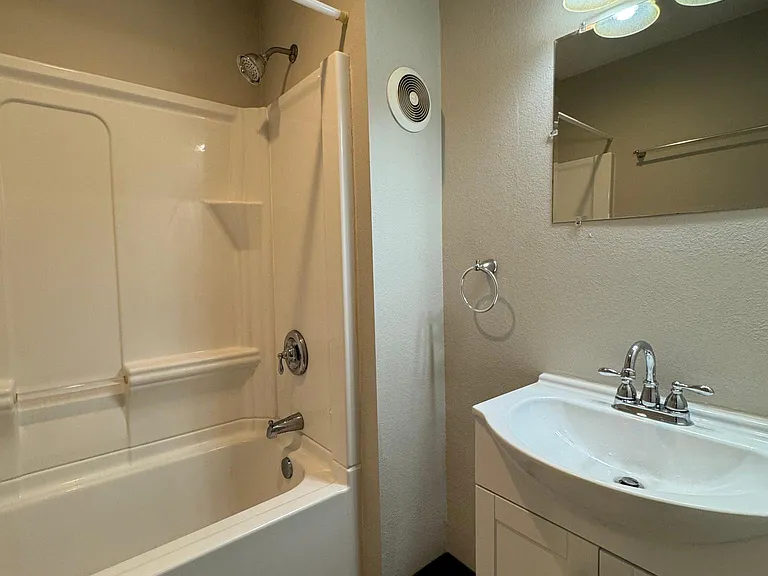 119 Clinton St #3 — Photo 6
