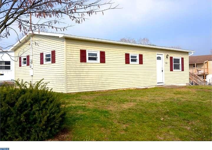 1st image of 424 Manor Pl