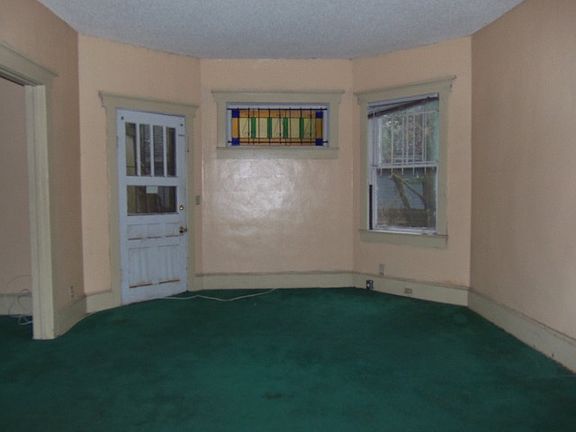 5th image of 540 Alder St