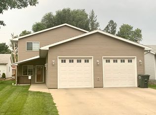 613 W 13th Ave, Mitchell, SD 57301