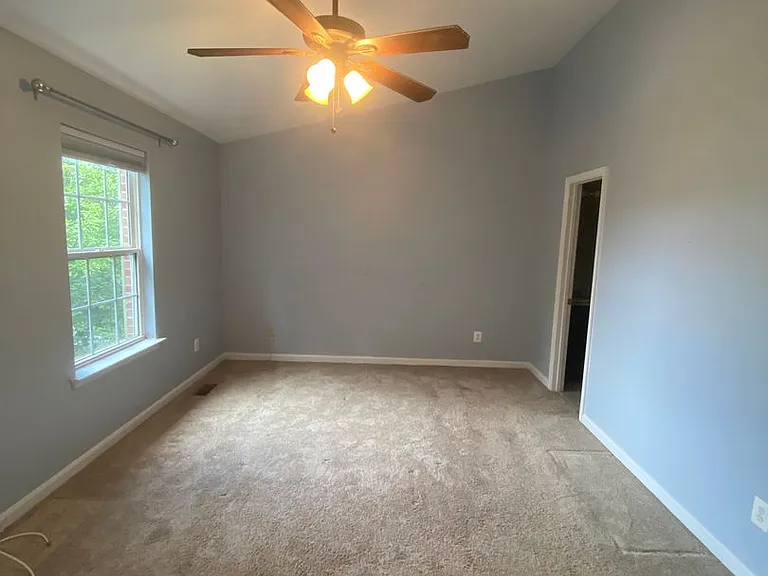 203 Glen View Ter — Photo 17