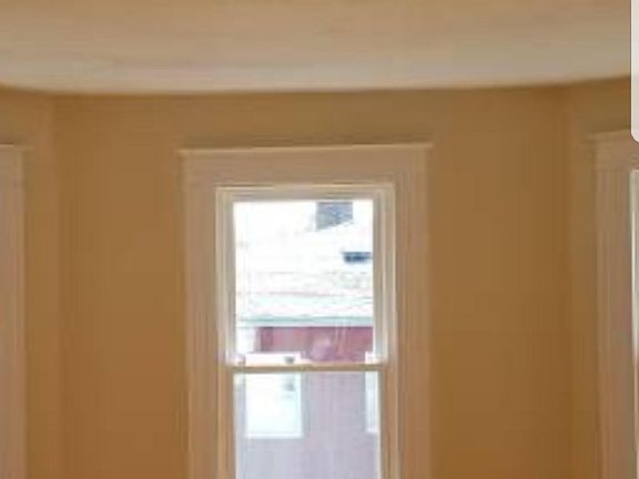 3rd image of 38 Doris St Fl 2nd