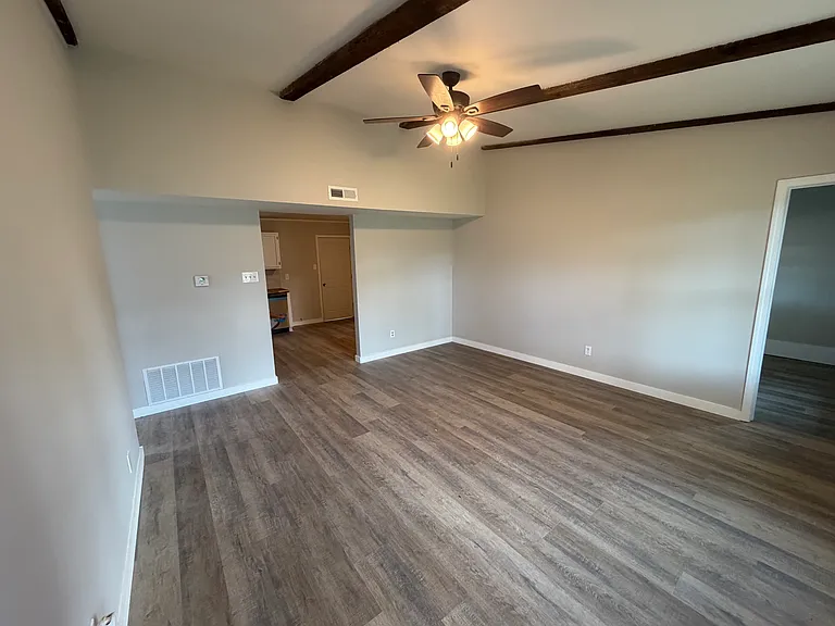 103 Briarfield Cv — Photo 2