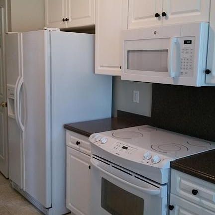 5th image of 106 Bay Colony Ct