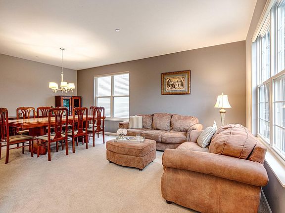 5th image of 6065 Russell Dr