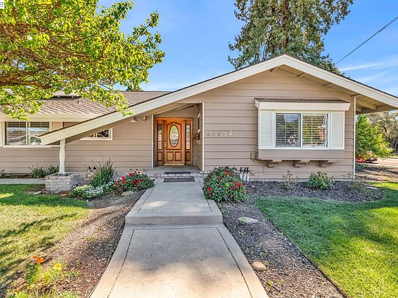 4th image of 9459 Broadmoor Dr