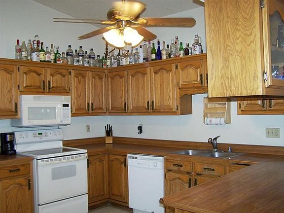 Kitchen with all appliances
