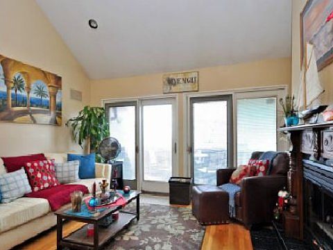 4th image of 375 W Broadway #B