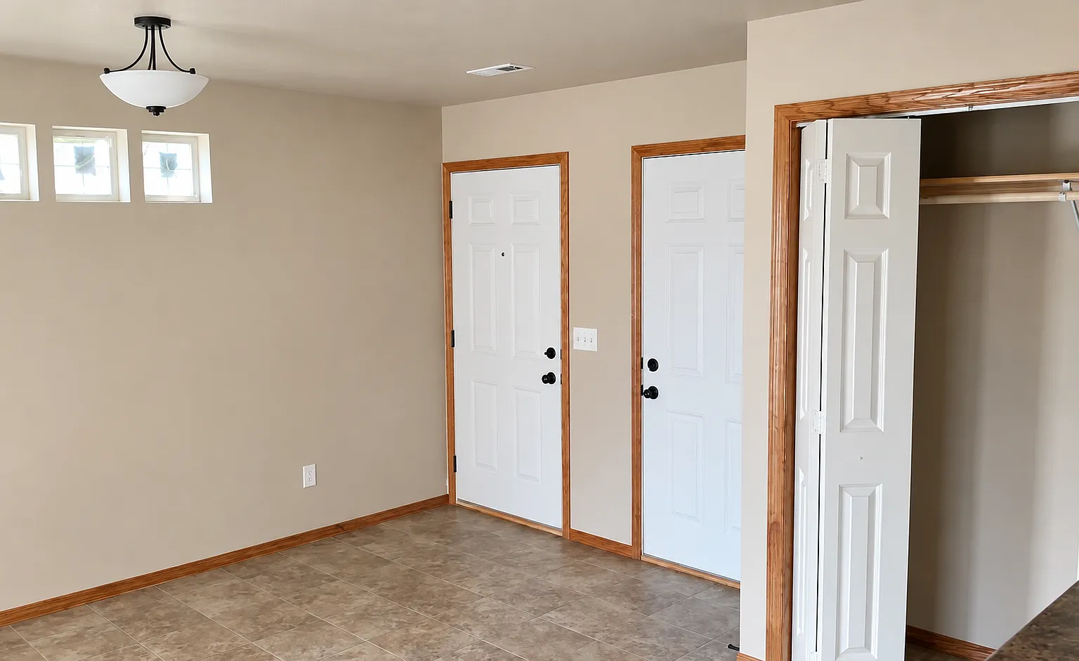 3 bed, 1500 sqft, $1,650 — Photo 2
