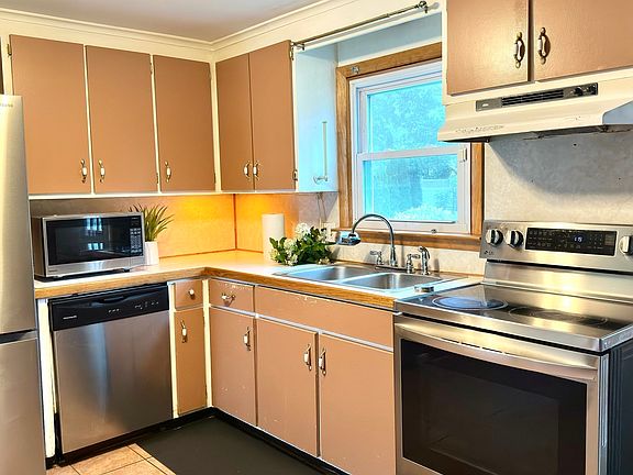 3rd image of 47 Thyme Ln