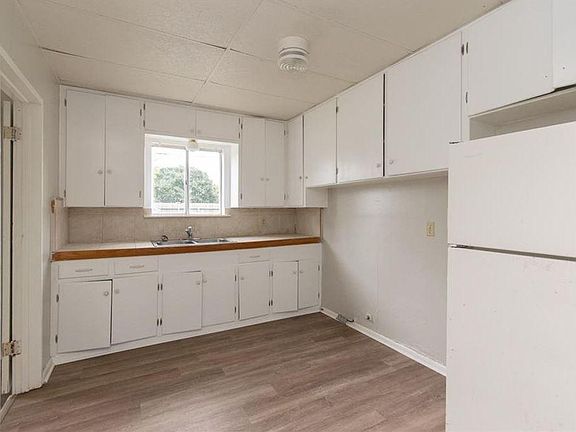 4th image of 1534 Lazy Ln