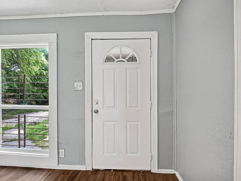 4118 Sunflower St — Photo 3