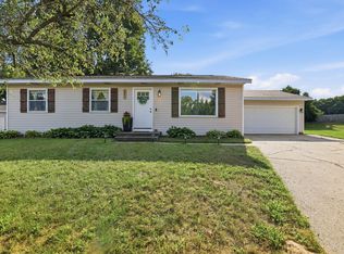 5951 Brookridge Ct SE, Kentwood, MI 49508