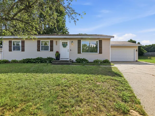 5951 Brookridge Ct SE, Kentwood, MI 49508