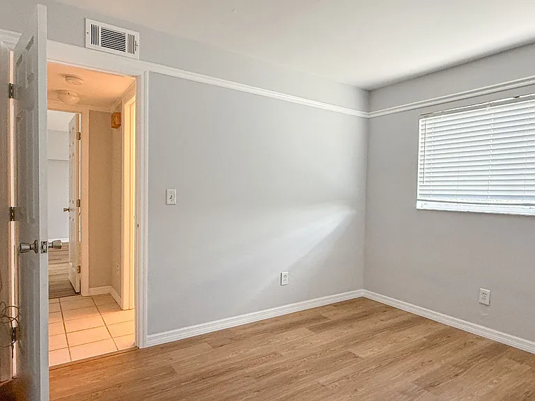 10101 Sandy Hollow Ln #102 — Photo 14