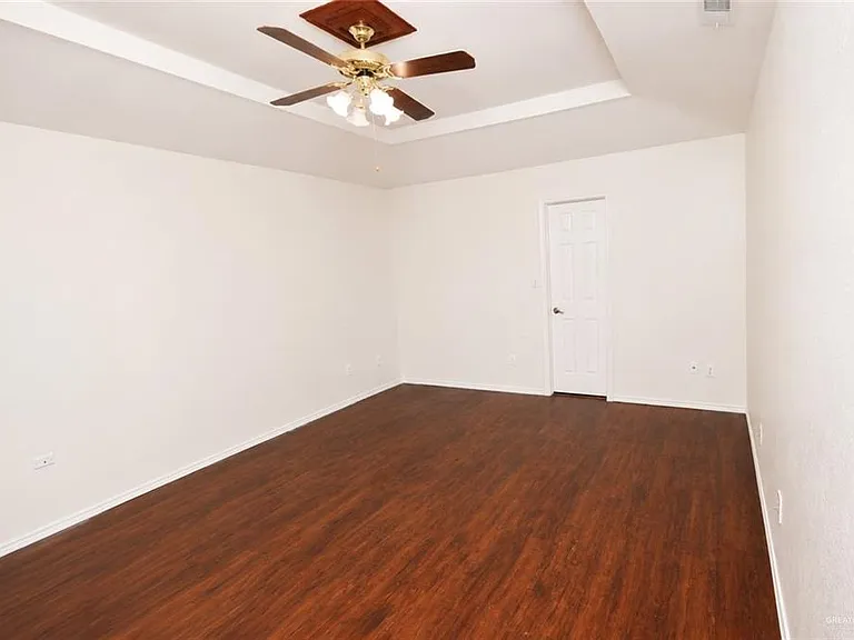 2302 Brock St — Photo 9