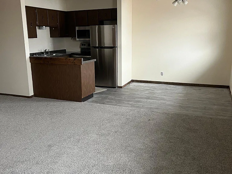 1039 E Elm St #1 — Photo 6