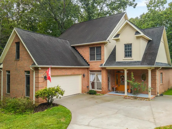 240 Skyview Dr, Lenoir City, TN 37772
