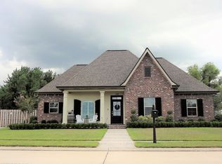 138 Lake Verret Dr, Thibodaux, LA 70301