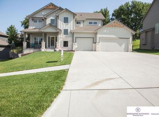 19506 Shadow Ridge Dr, Omaha, NE 68130