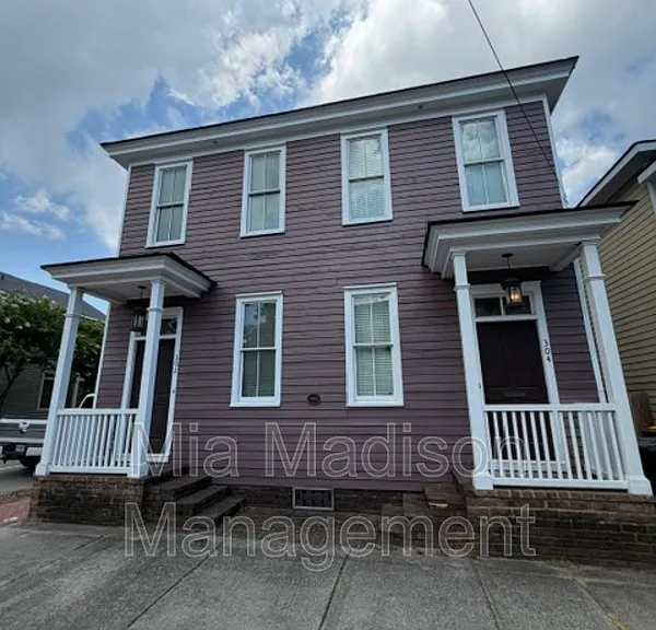 302 E 33rd St — Photo 1