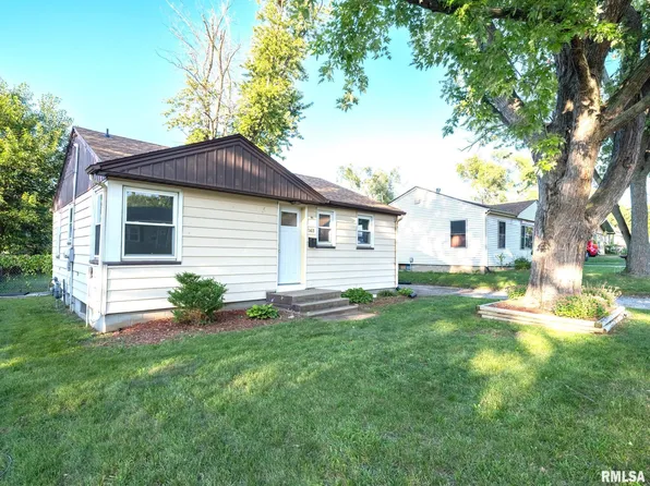 1413 Illinois St, Pekin, IL 61554