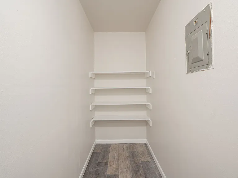 2109 Lake Point Dr — Photo 11