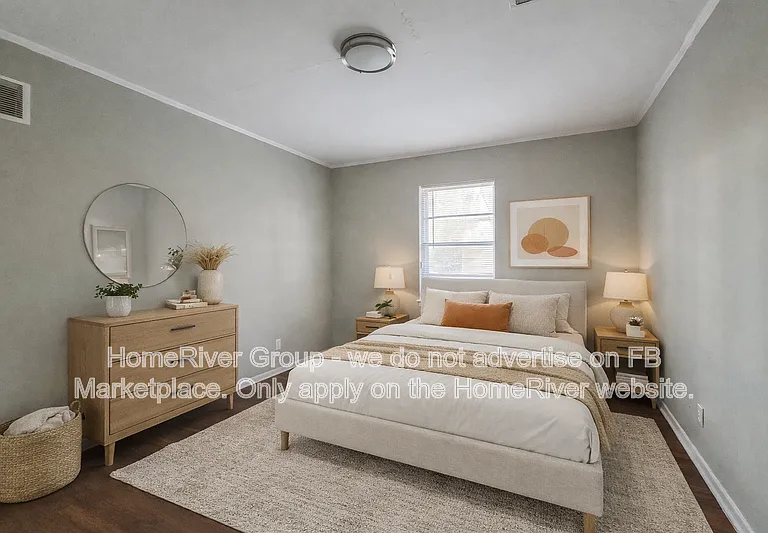 644 Kent St — Photo 4