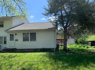 510 W 3rd St APT 6, Muscatine, IA 52761