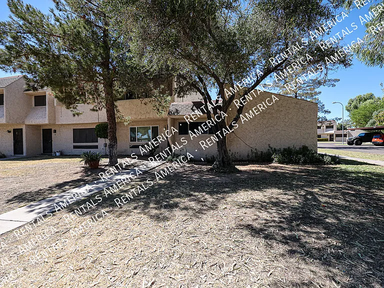 1052 S San Jose #2 — Photo 4