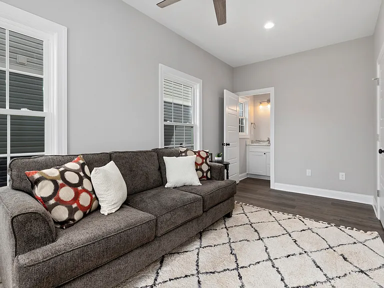 400 Cedar Ave #400 — Photo 12