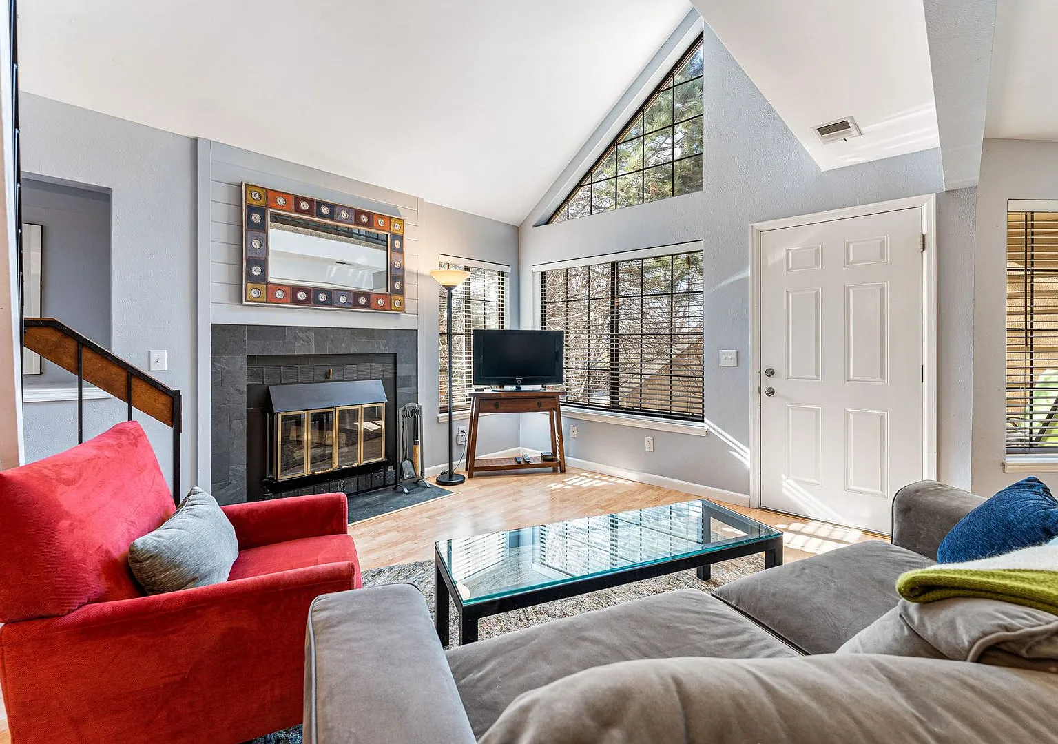 Updated 1 BDR with loft in Gunbarrel — Photo 1