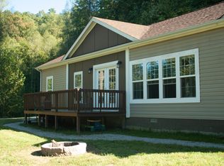 6797 Hammons Fork Rd, Woollum, KY 40906