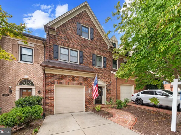 6367 Brampton Ct, Alexandria, VA 22304