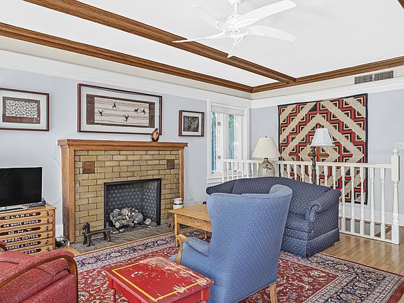 5th image of 1132 W Morse Ave APT 1W
