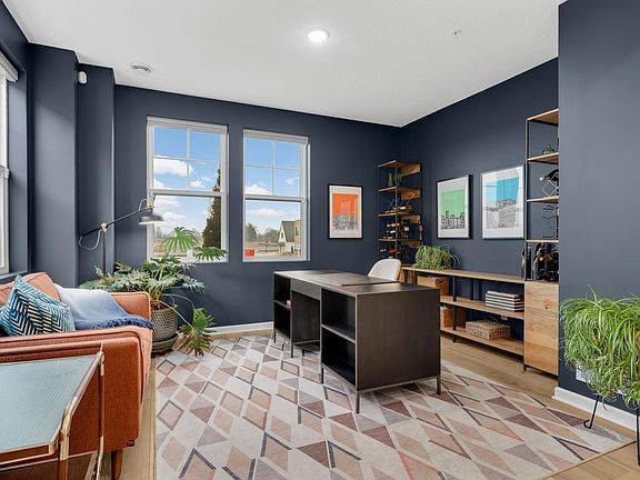 3rd image of 905 Woodlawn Ave #G