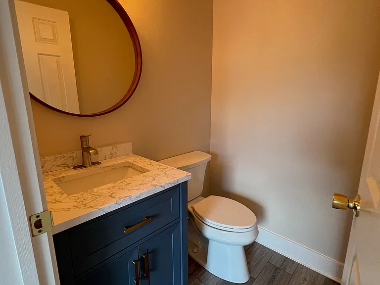 668 S Grand Ave — Photo 5