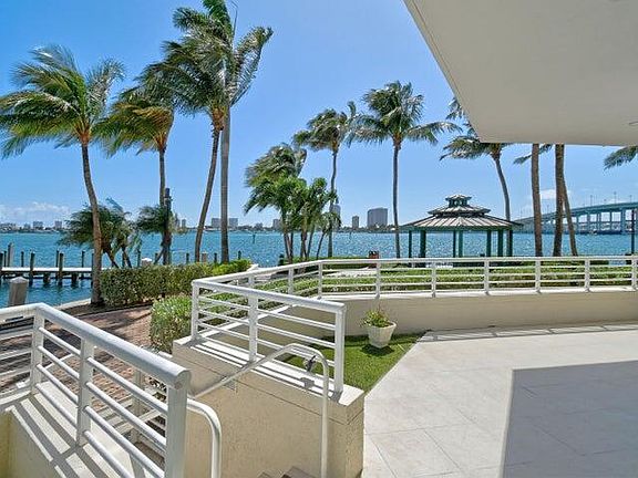3rd image of 2650 Lake Shore Drive #106