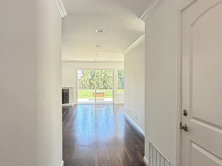 8123 Meadowlark Ct — Photo 2