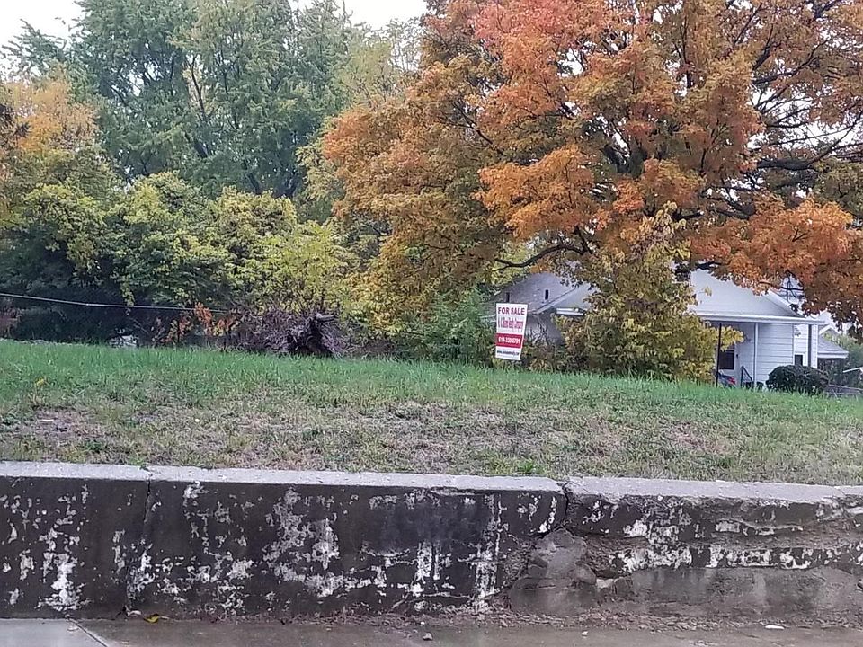 2nd image of 1450 W Pleasant St