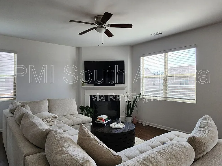 4040 Alveston Dr — Photo 10
