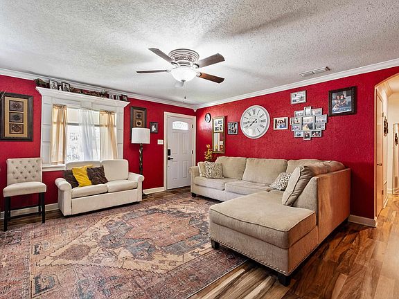 5th image of 1116 Watson Pl