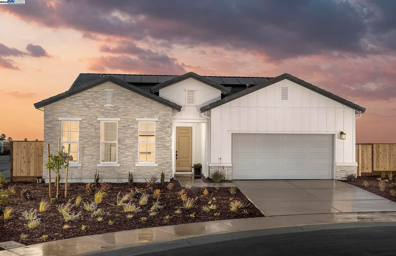 554 Lee Loop photo 1